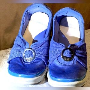Bzees slip on sneakers size 10 blue GUC